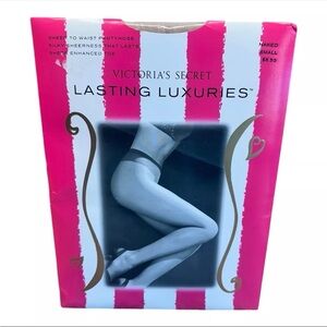 ❤️ Victoria's Secret LASTING
LUXURIES Sheer to waist Naked
Pantyhose Sz S